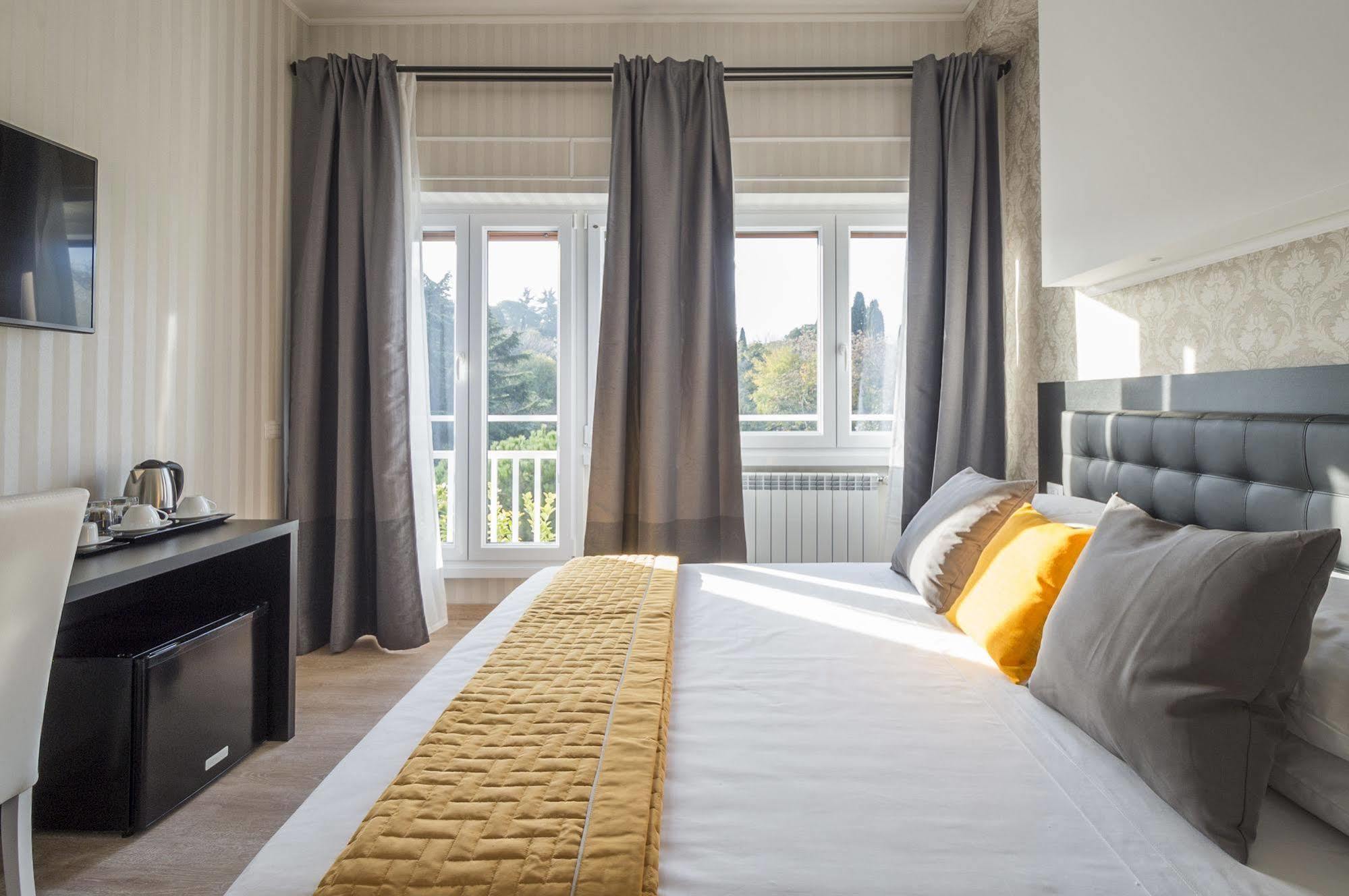 Bed and breakfast Happy In Roma